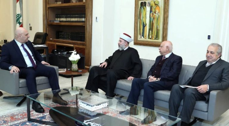 *المفتي الرفاعي&nbsp;سلم الرئيس عون&nbsp;دعوة من مفتي الجمهورية لحضور افطار دار الفتوى*