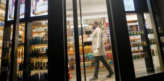 الصيدليات تنتشر كالفطر.. ومسافة 62 متراً بين صيدلية وأخرى!