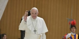 البابا فرنسيس في رسالة للرئيس عون: أعبّر عن قُربي الروحي من الشعب اللبناني وأسأل الله أن يحفظه كنزًا للحضارة والحياة الروحية حتى يكون دائمًا رسالة سلام