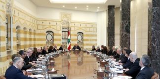 الحكومة تحت مجهر الرأي العام العربي والدولي