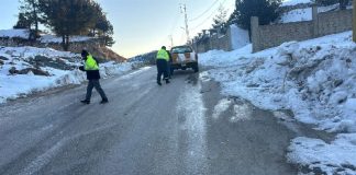 “الأشغال” تواصل العمل على فتح الطرق