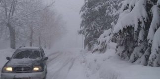 اليكم الطرقات الجبلية المقطوعة بسبب تراكم الثلوج