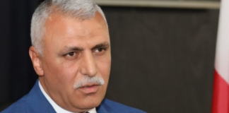 اللواء شقير يزور مدينته ميس الجبل متفقداً آثار العدوان