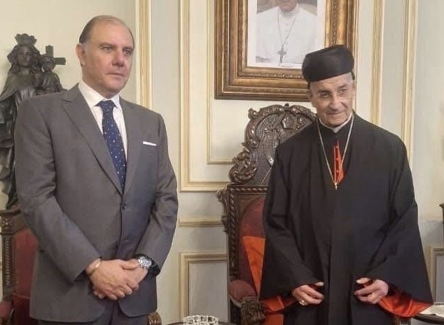 *بالصورة : لقاء بين الراعي وحاكم مصرف لبنان في بكركي*