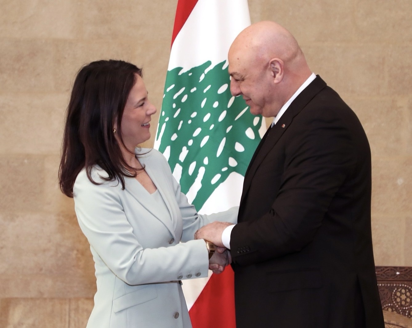 *الرئيس جوزاف عون لوزيرة خارجية المانيا: اسرائيل’ رفضت كل الاقتراحات التي تقدم بها لبنان لإخلاء التلال الـ5 وهي لاتزال تحتفظ بعدد من الأسرى اللبنانيين*