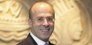 مكي عرض والسفير الفرنسي التعاون والمساعدة التقنية للتنمية الإدارية