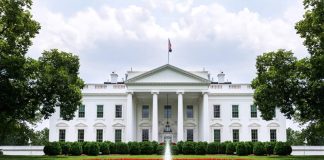 البيت الأبيض: حماس تقوم بـ”رهان سيء للغاية” في المفاوضات بشأن هدنة غزة