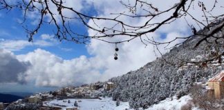 حرارة باردة جدا وثلوج على هذا الارتفاع…