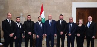 رئيس الجمهورية شدّد، خلال استقباله وفدًا من نقابة الأطباء البيطريين في لبنان، على ضرورة الحفاظ على السلامة الغذائية، ومنع أي تلاعب بصحة المواطنين، ومعاقبة كل من يخالف القوانين ويُعرّض صحة اللبنانيين للخطر