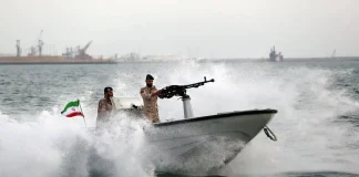 الحرس الثوري الإيراني يحتجز ناقلتين أجنبيتين تحملان ما يزيد على 3 ملايين لتر من وقود الديزل المهرب