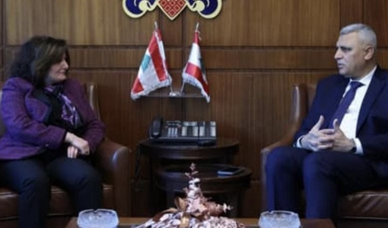 *اللواء شقير بحث مع وفد من الجمارك في سبل التنسيق*