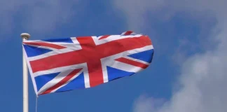 بريطانيا تطرد دبلوماسياً روسياً وزوجته: اتّهامات التجسّس خاطئة