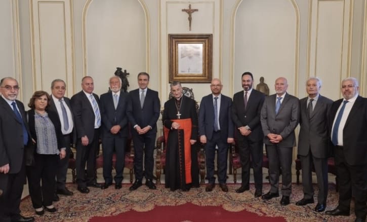 *الراعي التقى وفد الهيئة الادارية لجامعة آل كرم في لبنان والانتشار*