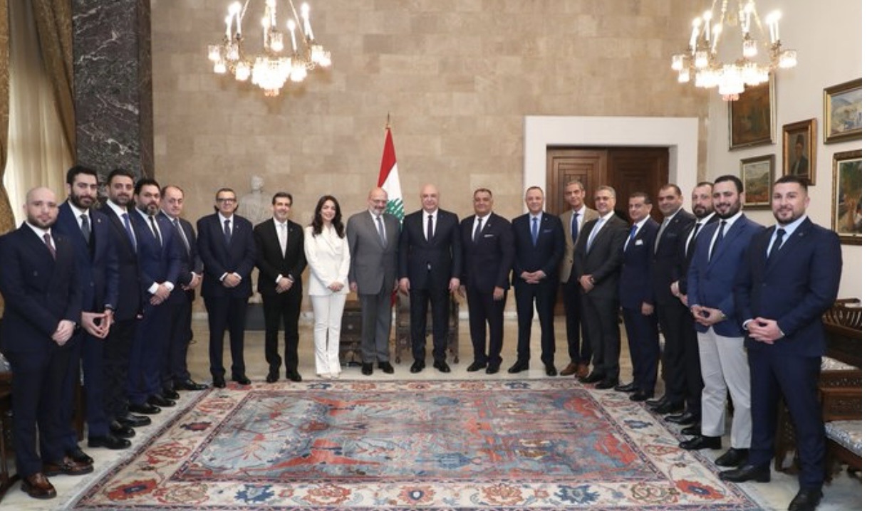 *الرئيس عون التقى وفدا اغترابيا: من حقّ المغتربين أن يتمثّلوا في المجلس النيابي بالطريقة الأفضل*