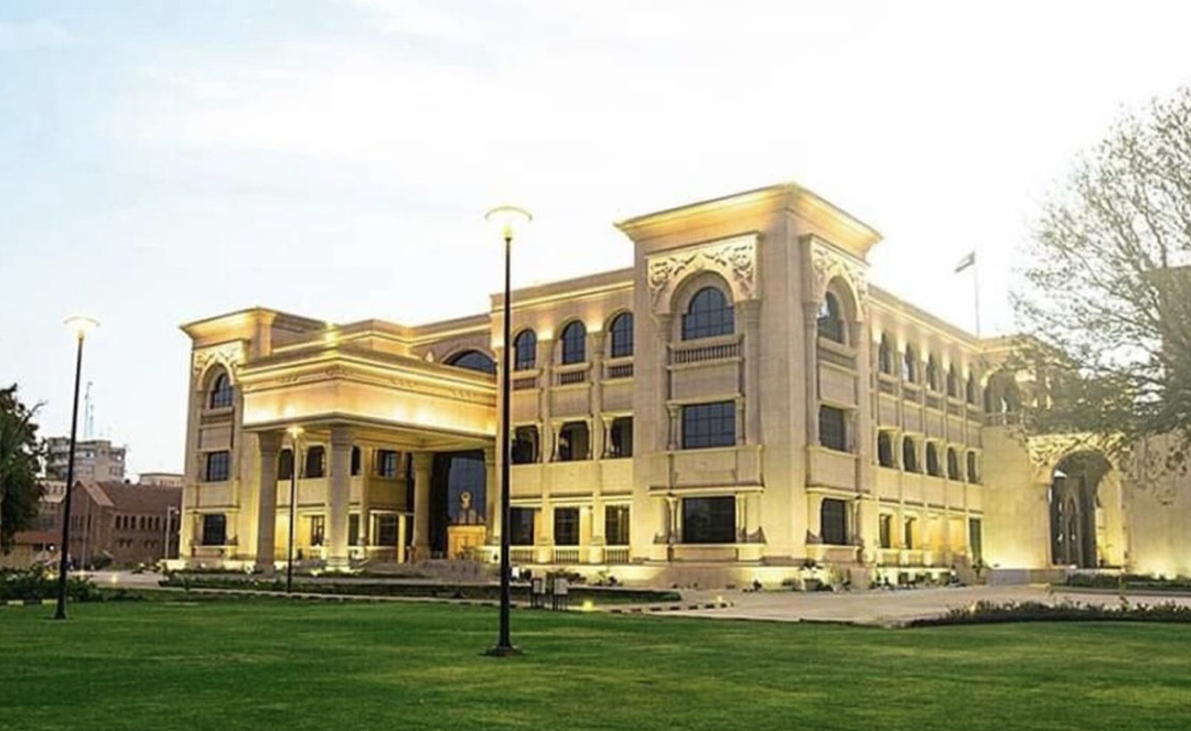 *القصر الجمهوري في الخرطوم.. معلم بارز يعود لسيطرة الدولة*