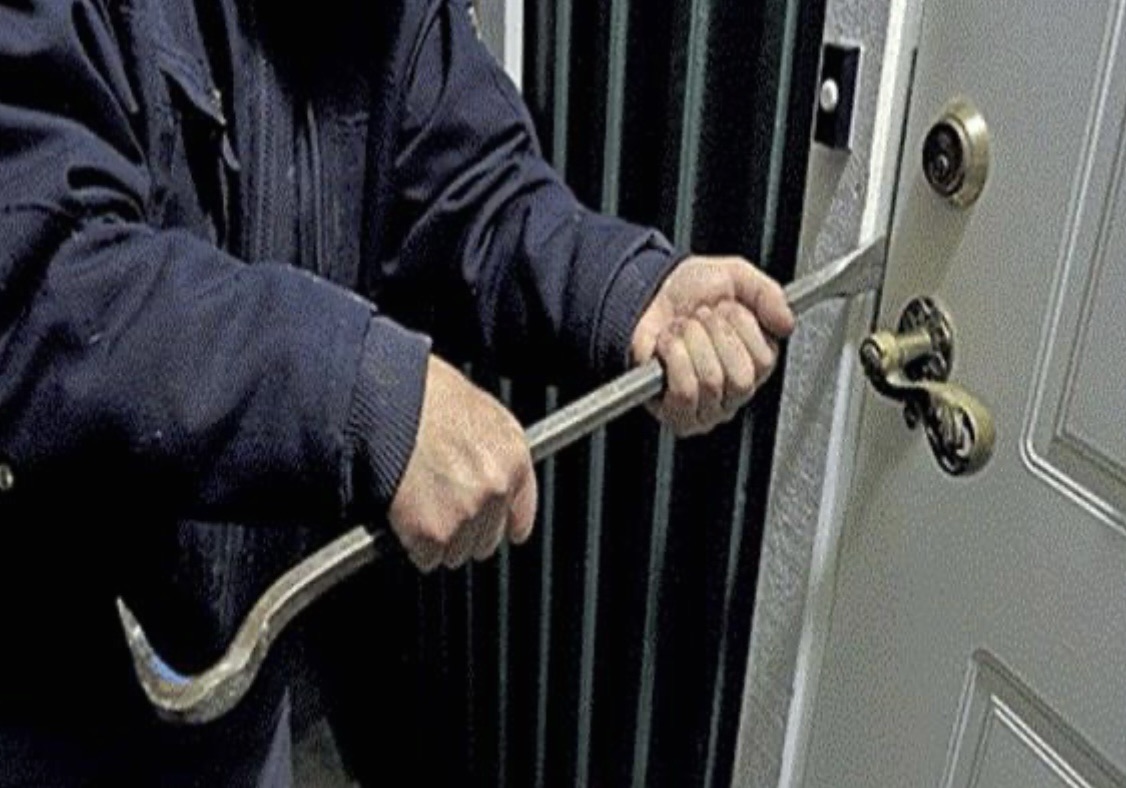 *سرقة فيلا في عاصون – الضنية والجهات الأمنية تحقق*