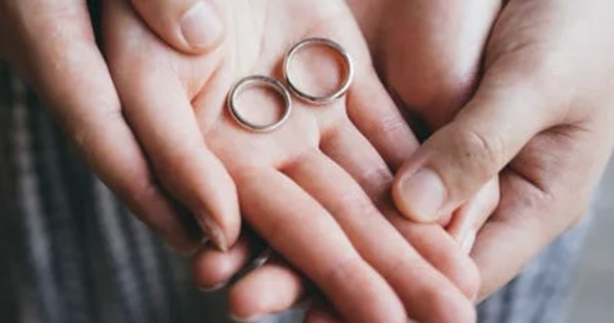 *لايفات” الزواج على “تيك توك”.. تثير غضباً في المغرب*