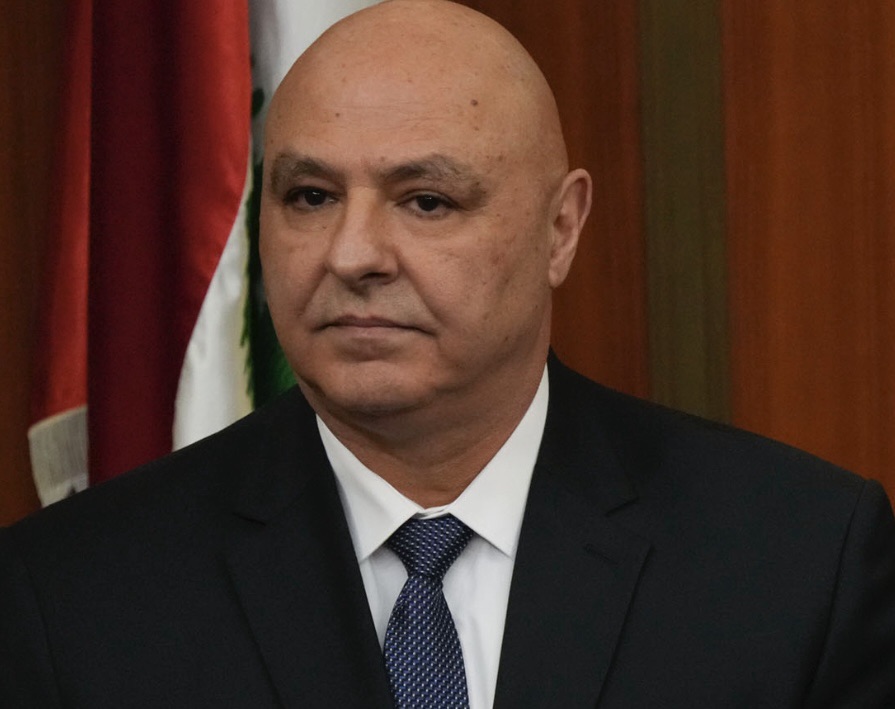 *مصدر مقرب من الرئيس عون للحدث: عون يجري اتصالات مكثفة من باريس للضغط على إسرائيل’ لتهدئة الأوضاع*