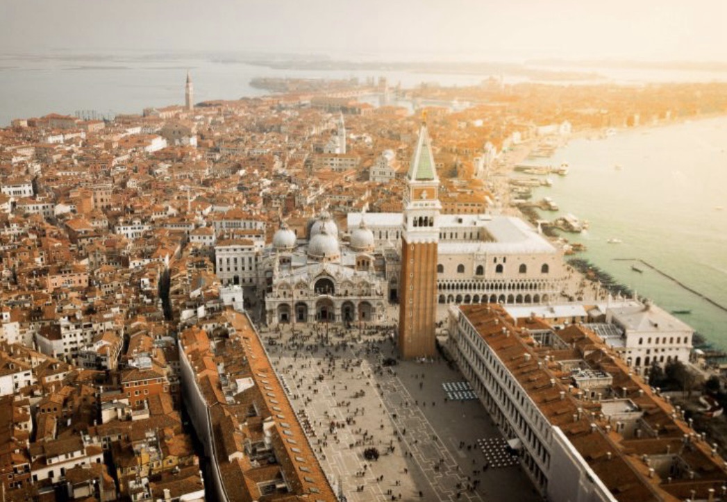 *بلدية البندقية تندد بمعلومات مضللة عن زفاف جيف بيزوس*