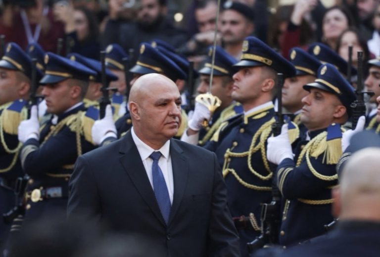 *الرئيس عون: أنا لبناني مئة بالمئة وعربي مئة بالمئة وأفخر بالاثنين وأنتمي وطنياً ورسالياً إلى الاثنين ولبنان عاد إلى شرعيتيه الميثاقية والعربية*