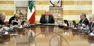 *رئيس الجمهورية: مجلس الوزراء يملك مرجعية القرار، وليس الاحزاب’ ولا الطوائف، نحن هنا لاتخاذ القرارات وليس للتعطيل، ونحن تحت انظار الجميع في هذا السياق. وأتمنى على الوزراء الالتزام بسرية المداولات داخل الجلسة*