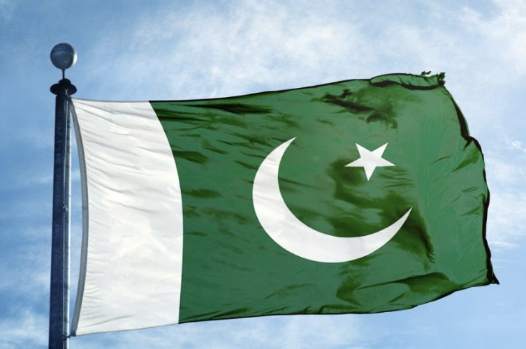 *”أ ف ب”: مسلحون يحتجزون 450 راكبًا كرهائن على متن قطار في باكستان*