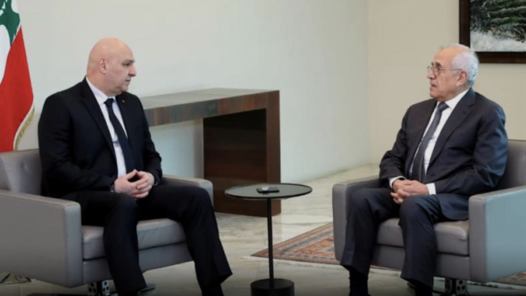 *الرئيس عون عقد لقاءات نيابية شددت على اولوية الاستمرار بالاصلاحيةالرئيس سليمان: المعادلة المفيدة التي تخلص البلد هي الجيش والشعب*