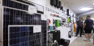 الجشع يؤدّي إلى إشباع السوق | ألواح الطاقة الشمسية: تراجع الاستيراد 82%