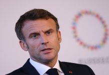 ماكرون بعد لقاء سلام: فرنسا تقف إلى جانب لبنان البلد الصديق للدفاع عن سيادته وحماية قواته المسلحة ومواكبة الإصلاحات المطلوبه لتعافيه ويجري العمل على عقد مؤتمر في باريس لدعم الجيش اللبناني …لبنان وفرنسا يتشاركان المطالب عينها وهي احترام وقف اطلاق النار وتحقيق الاستقرار والسلام الدائم في الشرق الأوسط