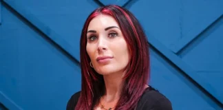 من هي صاحبة نظرية المؤامرة لورا لومر التي تتحكم بقرارات ترامب؟