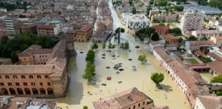 أمطار غزيرة تسبب فيضانات عارمة شمال إيطاليا