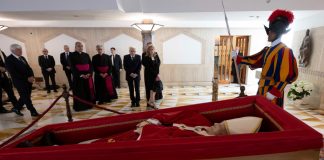 “حدَث كل شيء بهدوء”… ساعات البابا فرنسيس الأخيرة!