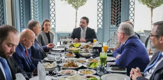 الحكومة السورية والبنك الدولي ناقشا أدوات دعم التعافي الاقتصادي