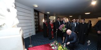 *بالصور: مشاركة الرئيس عون والسيدة الأولى في رتبة سجدة الصليب*