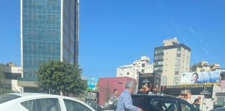 حادث سير على أوتستراد فرن الشباك التحويطة بين 3 سيارات وزحمة سير خانقة في المحلة