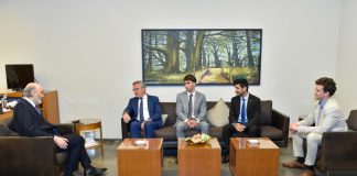 جعجع يستقبل السيناتور رافييه: تأكيد على سيادة الدولة وتعميق التعاون مع فرنسا