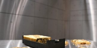 ذهب مصرف لبنان ومحاذير خيارات البيع أو التأجير.. منصوري: ضربٌ من الجنون