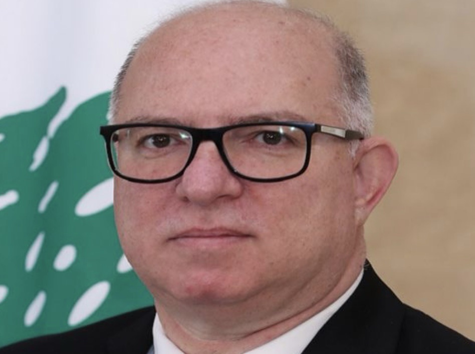 *وزير العمل محمد حيدر قبيل جلسة مجلس الوزراء: القانون الذي نبحث فيه اليوم هو لتنظيم وضع المصارف فقط لا للبحث في ودائع المودعين*