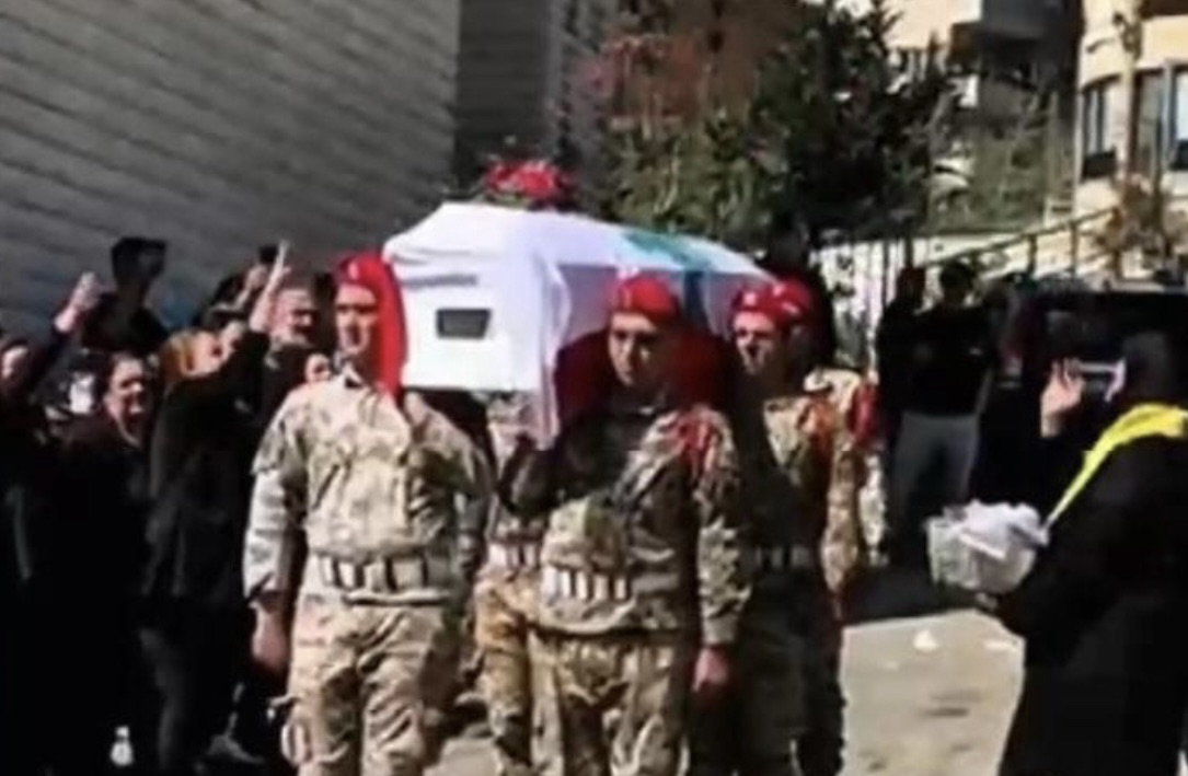 *مراسم تكريمية ووداعية لشهداء’ الجيش في باحة مستشفى الشيخ راغب حرب في تول النبطية*