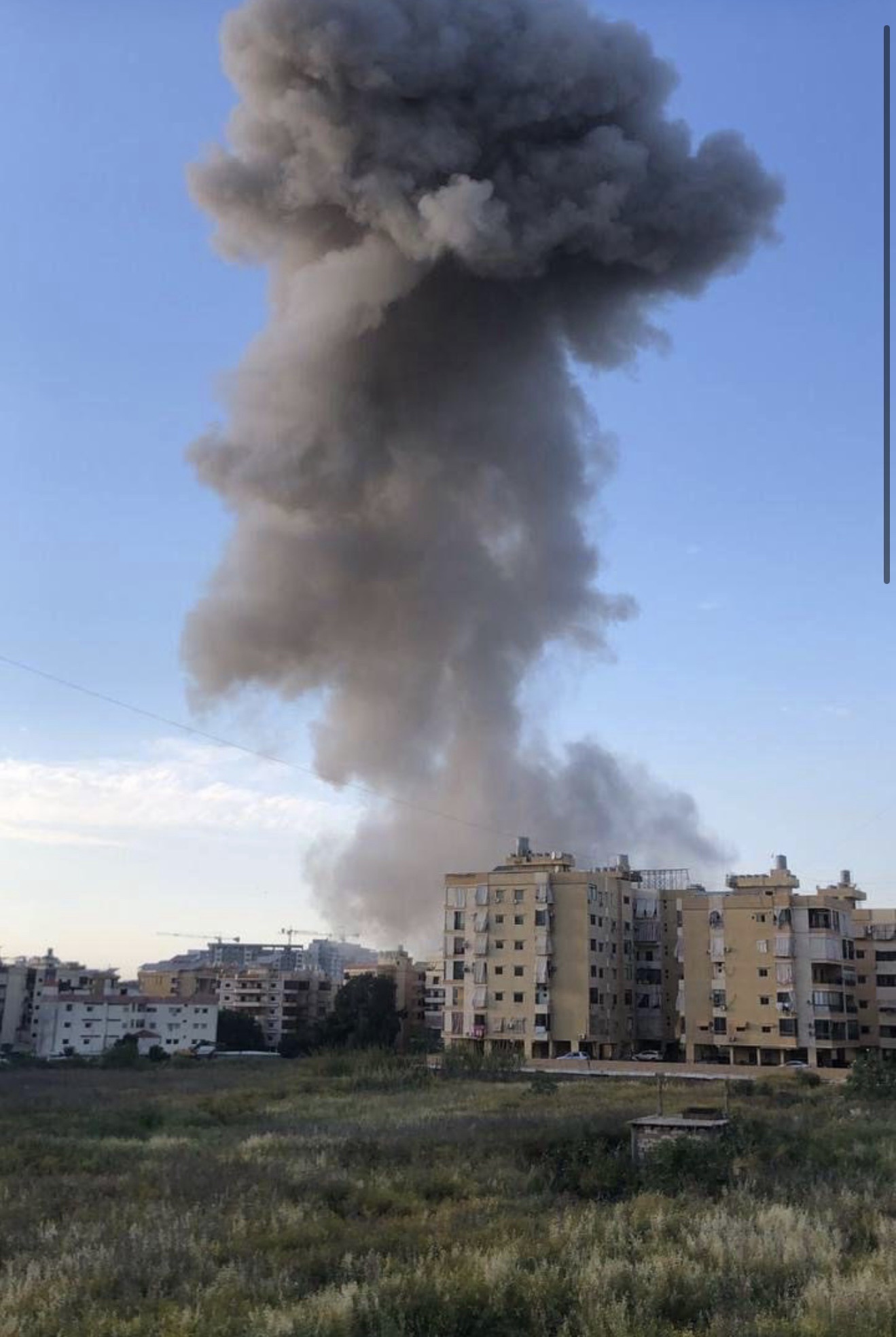 ا*لغارة’ الاسرائيلية’ نفذت بصاروخ’ واحد دمر فيها الخيمة المستهدفة في منطقة الحدث*