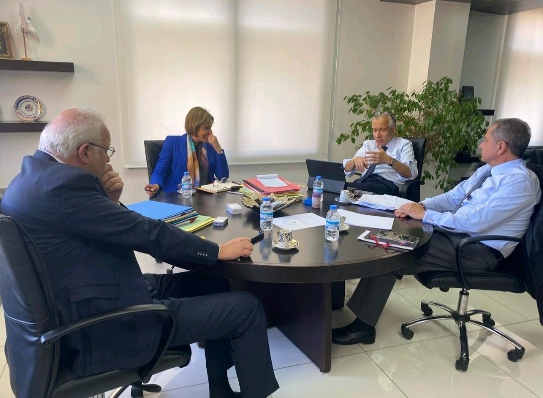 اجتماع لوزيرة البيئة محوره التلوّث الناجم عن الإنبعاثات والتلوّث السمعي،