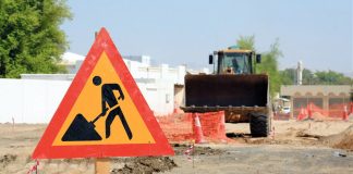 أعمال تنظيف على أوتوستراد المنصف بدءًا من صباح الغد