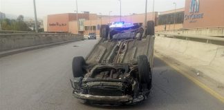 التحكم المروري: جريح نتيجة انقلاب سيارة على اوتوستراد الرئيس _الهراوي باتجاه الاشرفية