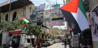 لبنان يستقبل عباس: ردع المخيمات أو تفكيك الفصائل