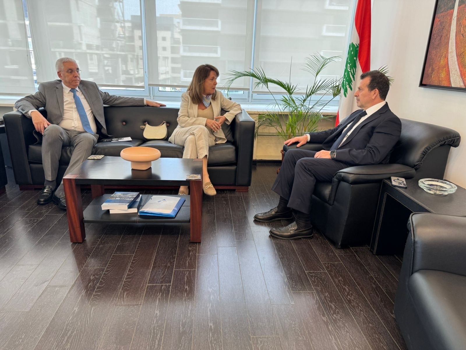 شحادة يستقبل عميد كلية العلوم في USJ.. ومؤتمر عن الـAI in Healthcare