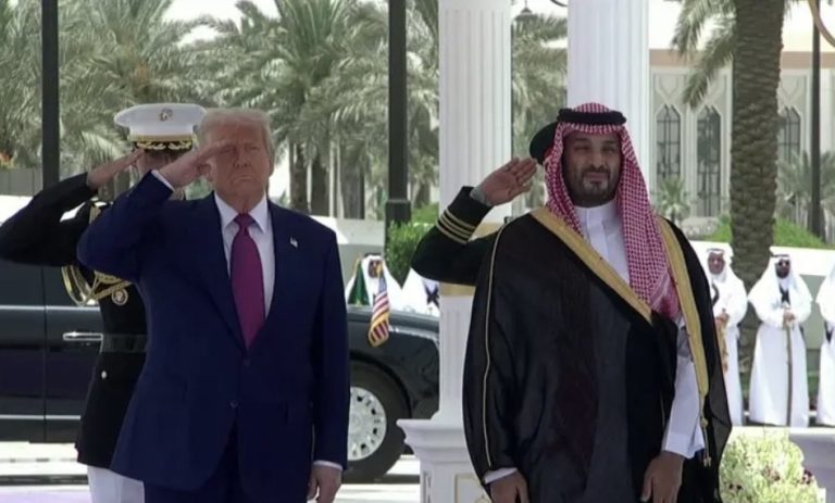 *ترامب يغادر الرياض متوجهاً إلى الدوحة*