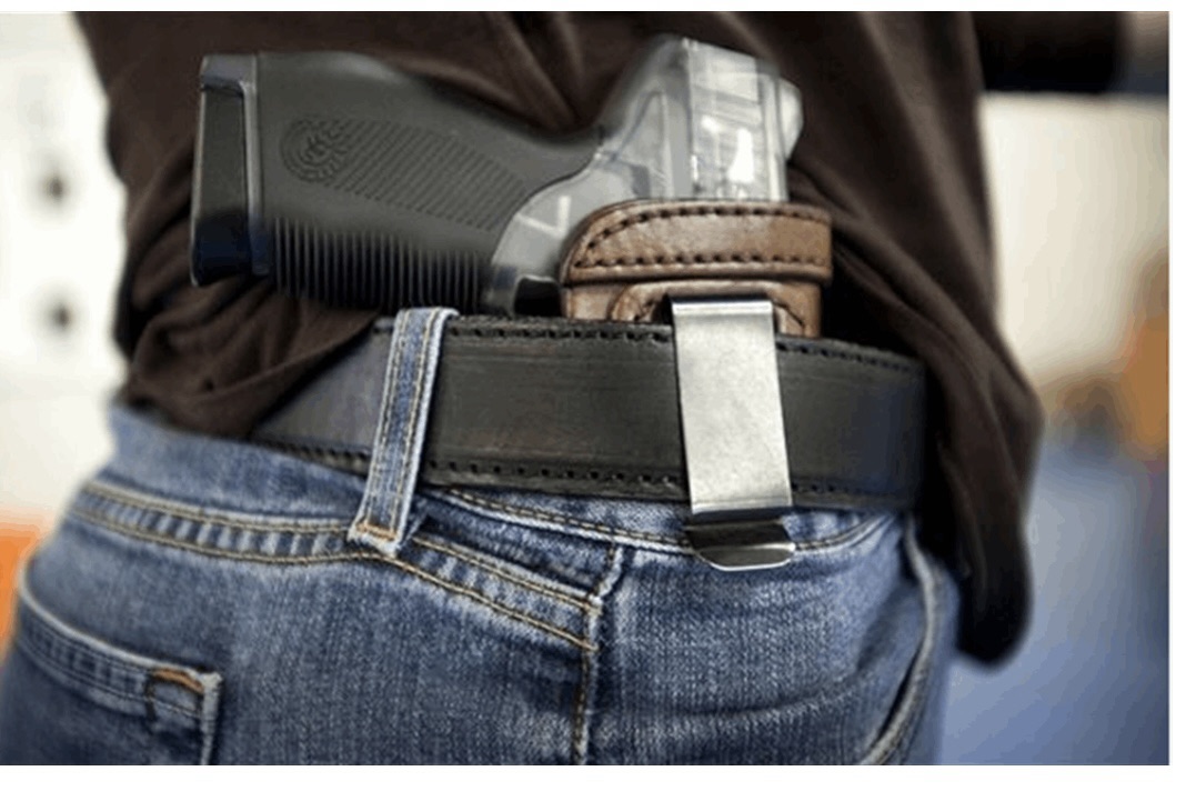 *الدفاع” توقف العمل بتراخيص حمل السلاح في عدد من المحافظات (مرفق بالصورة)*