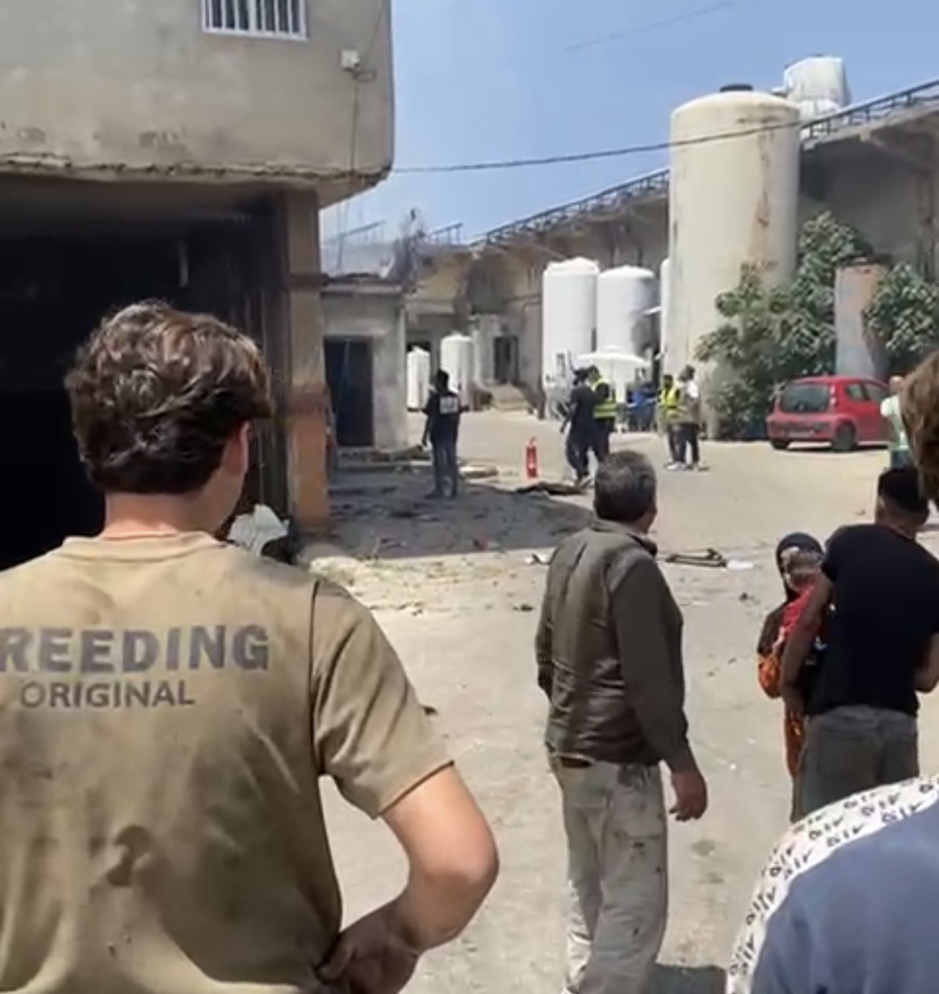 *انفجار جسم غريب من مخلفات خردة سقط في محيط معمل للأوكسجين في سينيق صيدا ولا اصابات*