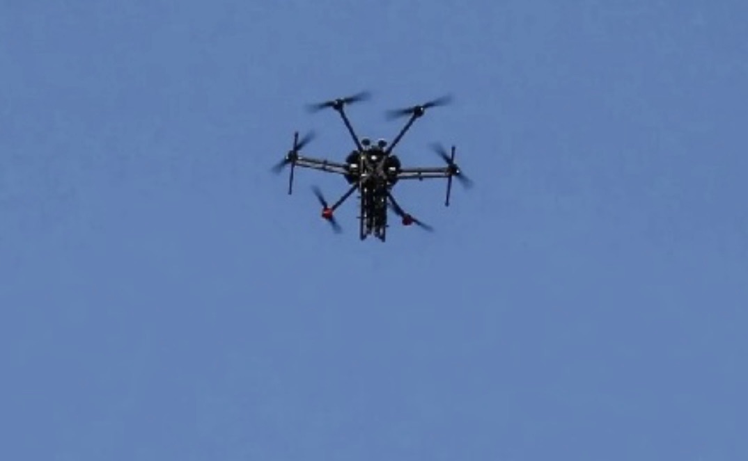 *افادت الوكالة الوطنية للاعلام” أن مسيرة معادية ألقت قنبلة صوتية فوق عدد من الصيادين عند شاطئ بلدة الناقورة*