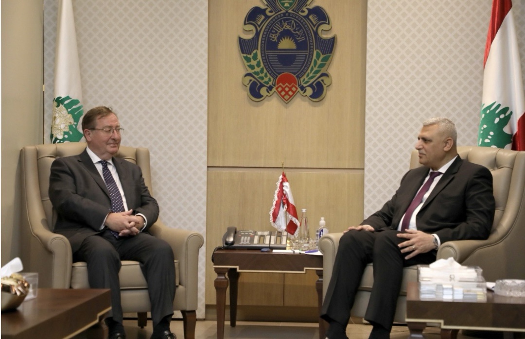 *لقاء بين المدير العام للأمن العام والسفير البريطاني*